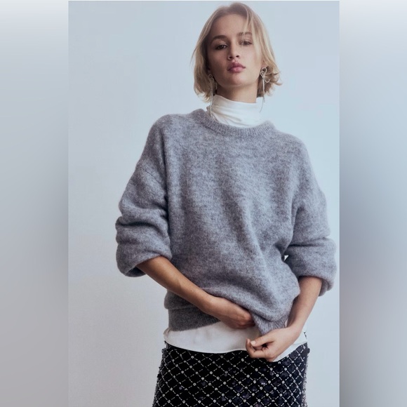 H&M PREMIUM COLLECTION OVERSIZED ALPACA-BLEND SWEATER Sz SMALL NWT - Picture 2 of 6